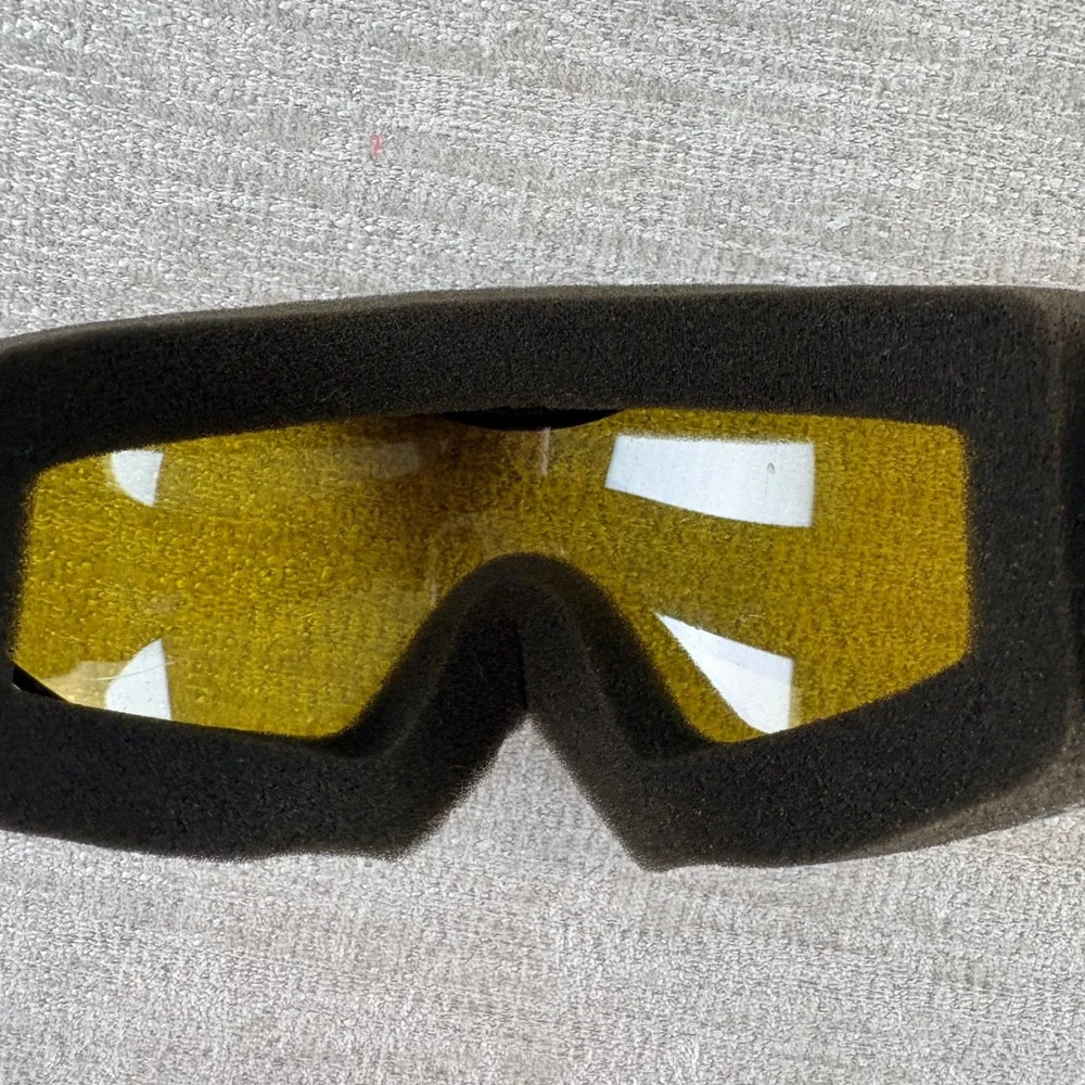 Carrera Snow Goggles Unisex OS Silver Yellow Lens Vented Ski Snowboard Sport EUC